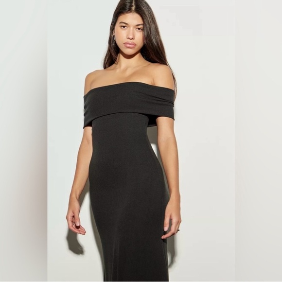 Silence + Noise Jayde Off-The-Shoulder Maxi Dress - Picture 3 of 11